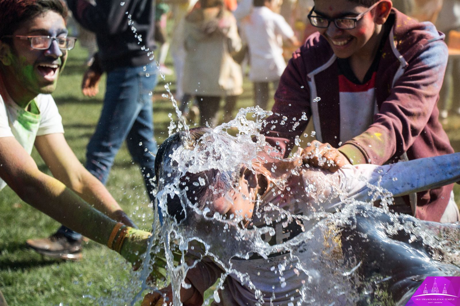 ©1987-2017 SKS Swaminarayan Temple East London